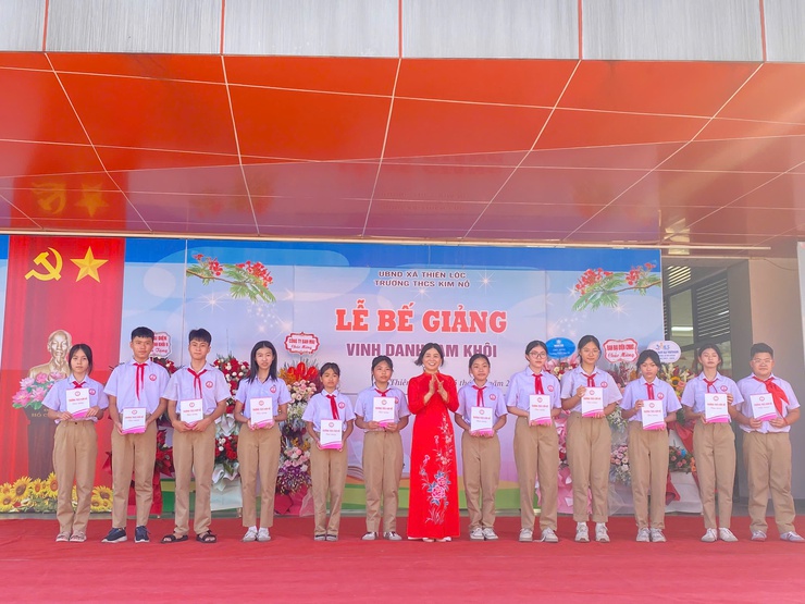 Trường THCS Kim Nỗ tổ chức Lễ bế giảng năm học 2025 – 2026- Ảnh 9.