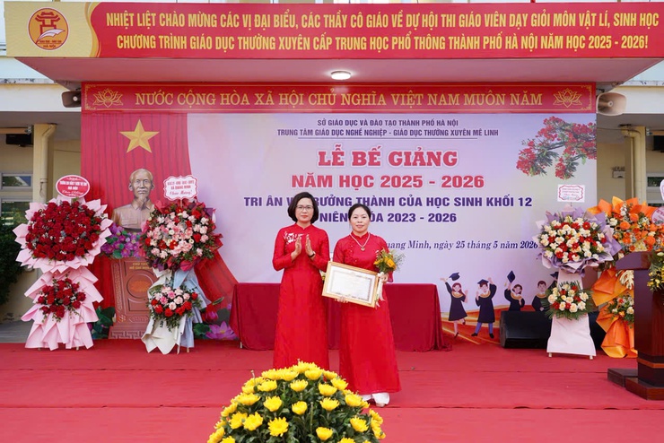 Trung tâm giáo dục nghề nghiệp – Giáo dục thường xuyên Mê Linh tổ chức bế giảng năm học 2025 - 2026 và Lễ tri ân, trưởng thành dành cho học sinh niên khóa 2023 – 2026- Ảnh 4.
