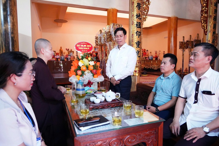Phường Chương Mỹ thăm hỏi, chúc mừng các cơ sở Phật giáo nhân dịp Đại lễ Phật đản Phật lịch 2570 – Dương lịch 2026- Ảnh 3.