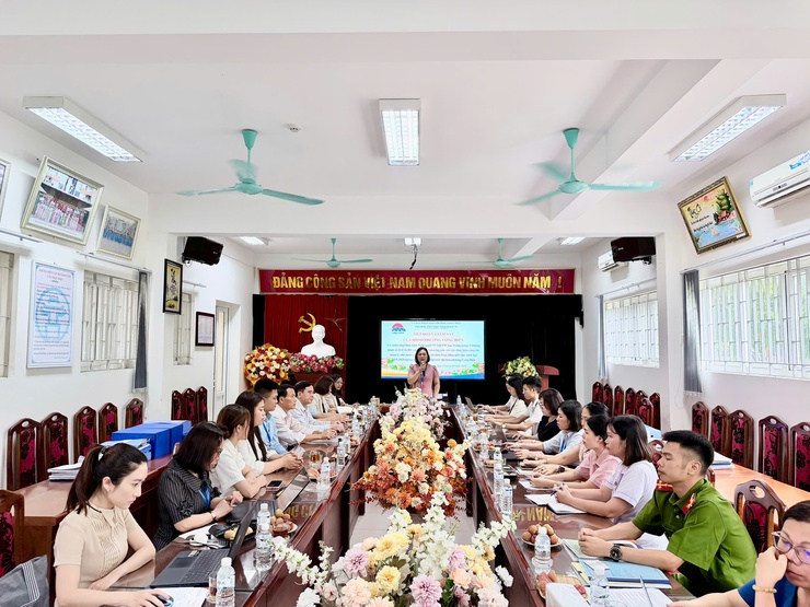 Hội đồng nhân dân phường Long Biên giám sát công tác giáo dục năm học 2025-2026 tại Trường Tiểu học Thạch Bàn B- Ảnh 2.