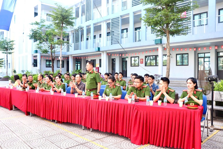 Tăng cường kỹ năng phòng, chống lừa đảo và bắt cóc trực tuyến cho học sinh- Ảnh 3.