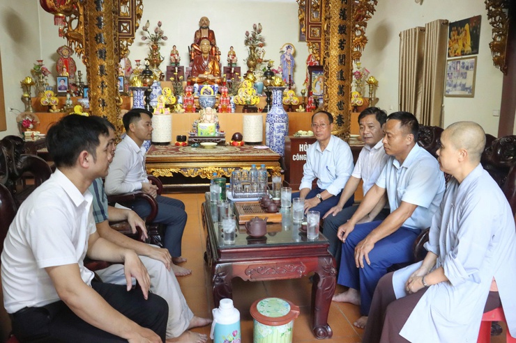 Lãnh đạo xã Đại Xuyên thăm, chúc mừng các cơ sở Phật giáo nhân dịp Đại lễ Phật đản 2026- Ảnh 6.