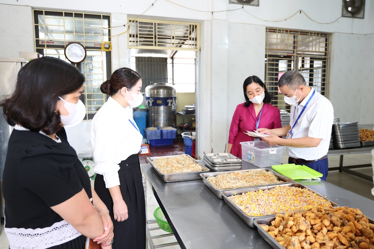 Bảo vệ nền tảng tư tưởng của Đảng từ thực tiễn an toàn thực phẩm học đường tại xã Phú Nghĩa- Ảnh 2.