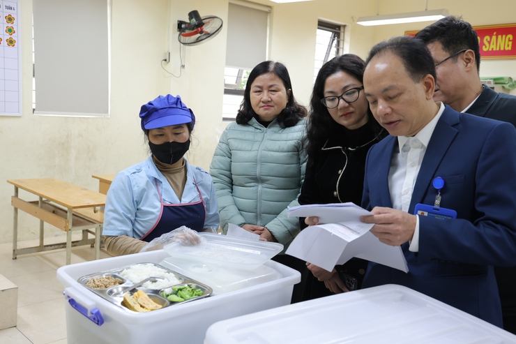 Bảo vệ nền tảng tư tưởng của Đảng từ thực tiễn an toàn thực phẩm học đường tại xã Phú Nghĩa- Ảnh 1.
