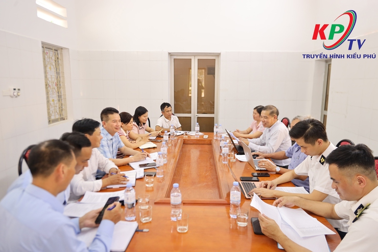UBND XÃ KIỀU PHÚ LÀM VIỆC VỚI ĐOÀN KIỂM TRA SỐ 03 VỀ CÔNG TÁC QUẢN LÝ GIẾT MỔ, VẬN CHUYỂN, KINH DOANH ĐỘNG VẬT VÀ SẢN PHẨM ĐỘNG VẬT- Ảnh 1.