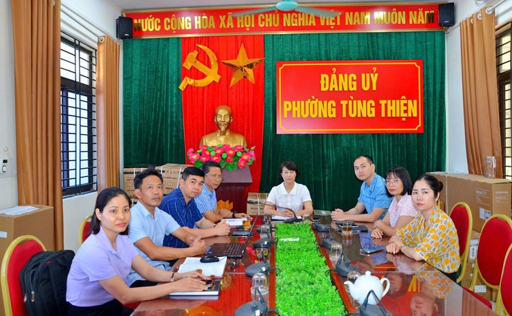 Phường Tùng Thiện tham dự trực tuyến hội nghị Báo cáo viên Trung ương tháng 6 năm 2026 

- Ảnh 1.