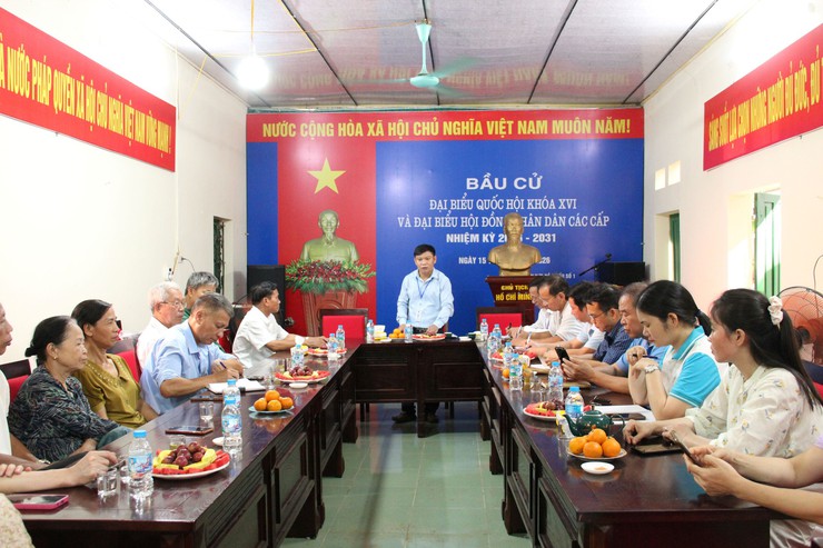 Đoàn khảo sát Ban Kinh tế - Ngân sách HĐND xã Hòa Lạc đã triển khai khảo sát tình hình phát triển kinh tế - xã hội tại các thôn- Ảnh 1.