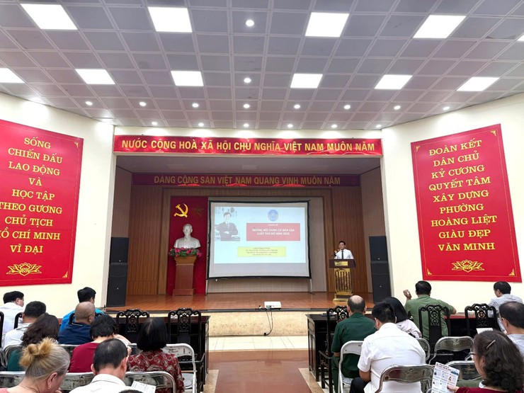 Phường Hoàng Liệt tổ chức hội nghị tuyên truyền, phổ biến Luật Thủ đô năm 2026 và các văn bản hướng dẫn thi hành- Ảnh 2.