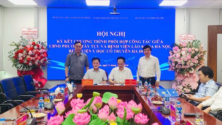 Phường Tây Tựu ký kết thỏa thuận hợp tác với Bệnh viện Lão khoa Hà Nội và Bệnh viện Y học cổ truyền Hà Đông- Ảnh 2.