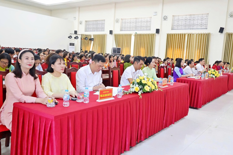 Xã Đoài Phương tuyên dương, khen thưởng các tập thể, cá nhân tiêu biểu trong phong trào thi đua “Dạy tốt - Học tốt”, “Đổi mới sáng tạo, nâng cao chất lượng giáo dục, đào tạo”  - Ảnh 1.