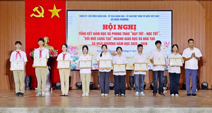 Xã Đoài Phương tuyên dương, khen thưởng các tập thể, cá nhân tiêu biểu trong phong trào thi đua “Dạy tốt - Học tốt”, “Đổi mới sáng tạo, nâng cao chất lượng giáo dục, đào tạo”  - Ảnh 8.