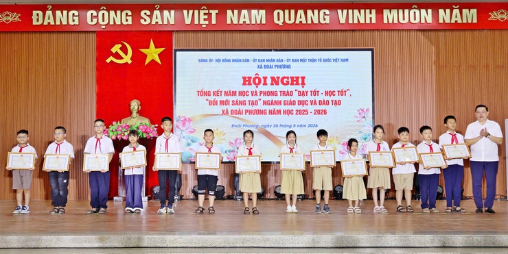 Xã Đoài Phương tuyên dương, khen thưởng các tập thể, cá nhân tiêu biểu trong phong trào thi đua “Dạy tốt - Học tốt”, “Đổi mới sáng tạo, nâng cao chất lượng giáo dục, đào tạo”  - Ảnh 9.