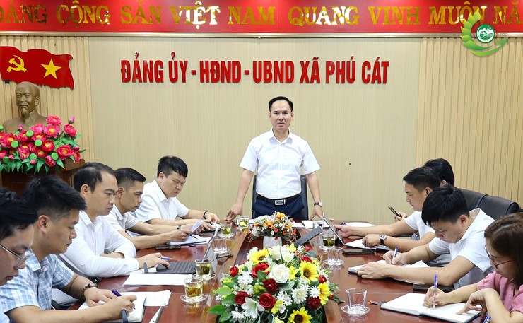 UBND xã Phú Cát làm việc với Phòng Kinh tế về công tác giải quyết thủ tục hành chính lĩnh vực đất đai- Ảnh 3.