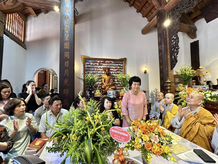 UB. MTTQ VIỆT NAM PHƯỜNG DỰ DẠI LỄ PHẬT ĐẢN VÀ TẶNG QUÀ CHO HỌC SINH CÓ HOÀN CẢNH KHÓ KHĂN TẠI CHÙA KIM SƠN- Ảnh 2.
