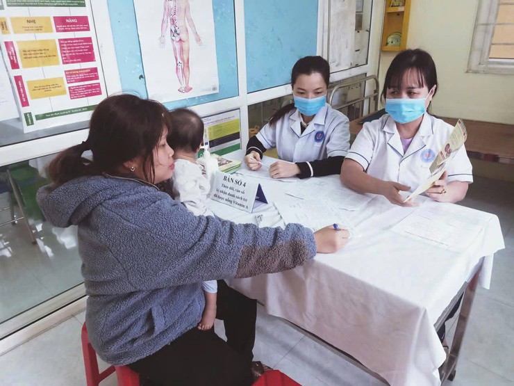 Tăng cường chăm sóc sức khỏe trẻ em thông qua Chiến dịch uống Vitamin A và cân đo trẻ đợt 1 năm 2026- Ảnh 3.
