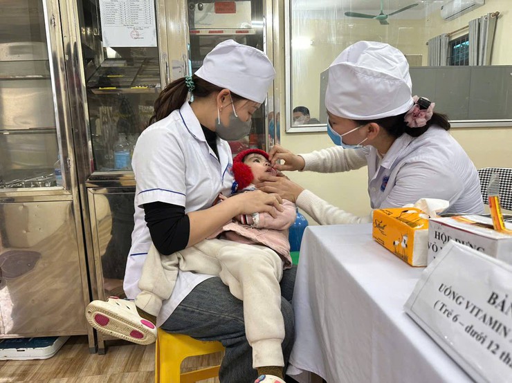 Tăng cường chăm sóc sức khỏe trẻ em thông qua Chiến dịch uống Vitamin A và cân đo trẻ đợt 1 năm 2026- Ảnh 2.