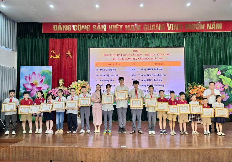 Tuyên dương học sinh tiêu biểu phường Hồng Hà năm học 2025 – 2026: Lan tỏa tinh thần hiếu học và khát vọng vươn lên- Ảnh 12.