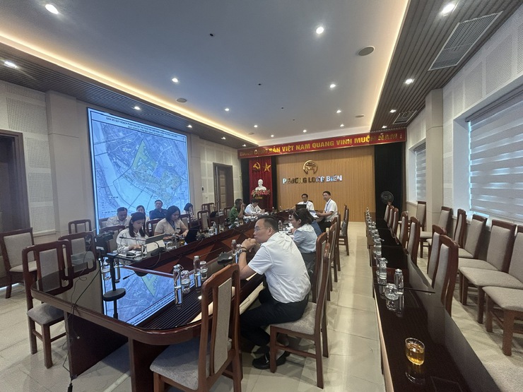UBND phường Long Biên tham dự Hội nghị trực tuyến góp ý dự thảo Nghị quyết của HĐND Thành phố Hà Nội- Ảnh 1.