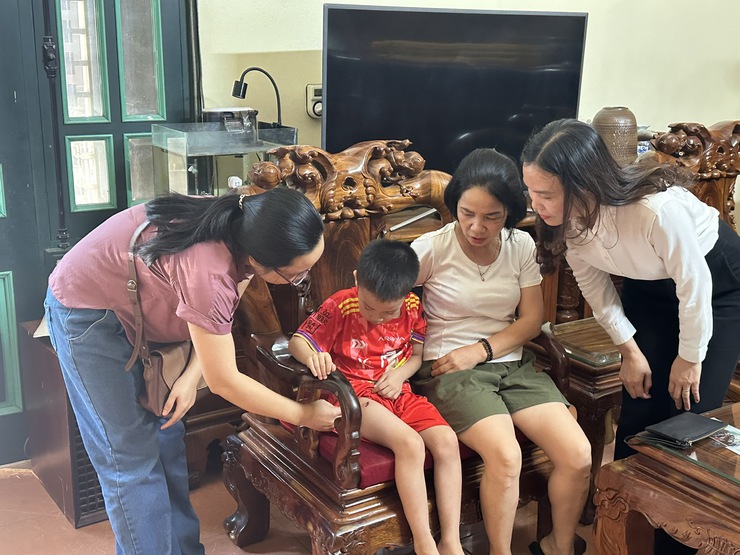CDC Hà Nội tăng cường giám sát điều tra, xử lý ổ dịch dại tại xã Thạch Thất- Ảnh 3.