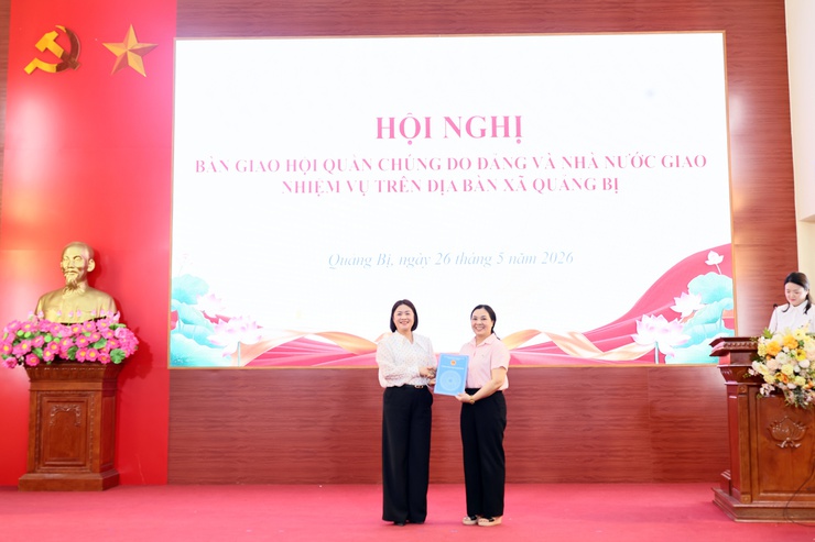 Quảng Bị công bố quyết định chuyển giao 2 hội do Đảng, Nhà nước giao nhiệm vụ về trực thuộc Ủy ban MTTQ Việt Nam xã- Ảnh 3.