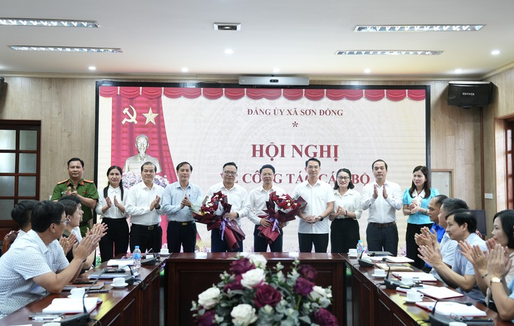 Đồng chí Nguyễn Đình Trường - Phó Chánh Văn phòng Thành ủy được điều động làm Bí thư Đảng ủy xã Sơn Đồng- Ảnh 1.