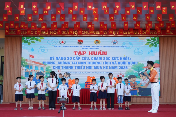 Phường Chương Mỹ tổ chức tập huấn kỹ năng sơ cấp cứu, phòng chống tai nạn thương tích và đuối nước cho thanh thiếu nhi hè 2026- Ảnh 8.