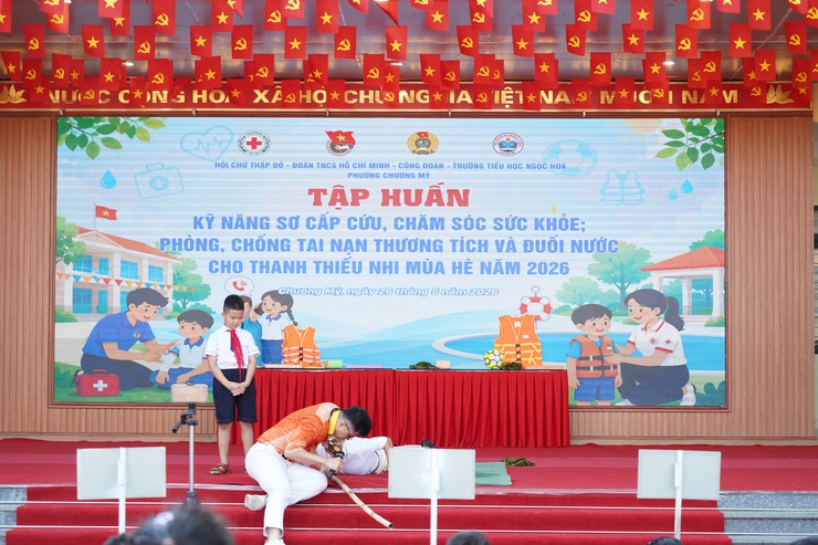 Phường Chương Mỹ tổ chức tập huấn kỹ năng sơ cấp cứu, phòng chống tai nạn thương tích và đuối nước cho thanh thiếu nhi hè 2026- Ảnh 19.