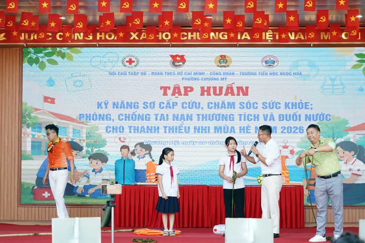 Phường Chương Mỹ tổ chức tập huấn kỹ năng sơ cấp cứu, phòng chống tai nạn thương tích và đuối nước cho thanh thiếu nhi hè 2026- Ảnh 21.