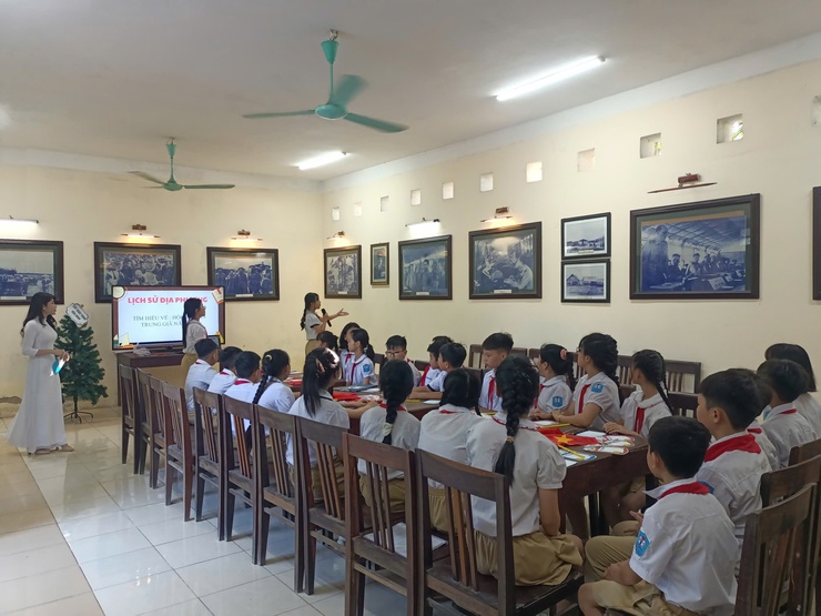 HÀNH TRÌNH VỀ ĐỊA CHỈ ĐỎ – KHƠI DẬY KHÁT VỌNG HÒA BÌNH- Ảnh 4.