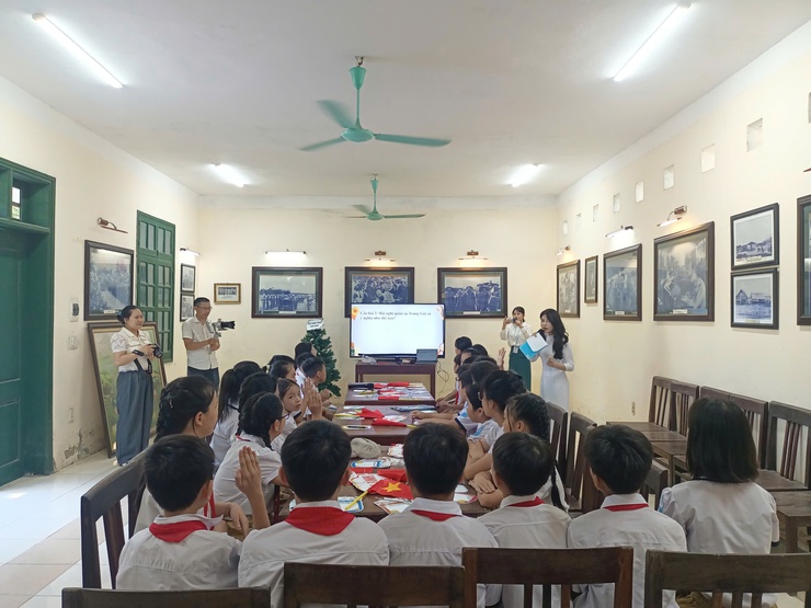 HÀNH TRÌNH VỀ ĐỊA CHỈ ĐỎ – KHƠI DẬY KHÁT VỌNG HÒA BÌNH- Ảnh 6.