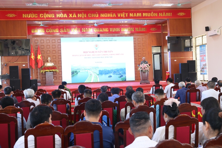 xã Bất Bạt tăng cường tuyên truyền pháp luật về đê điều, thủy lợi và phòng, chống thiên tai- Ảnh 1.