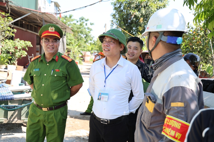 Tam Hưng kiên quyết xử lý vi phạm đất đai, trật tự xây dựng- Ảnh 2.