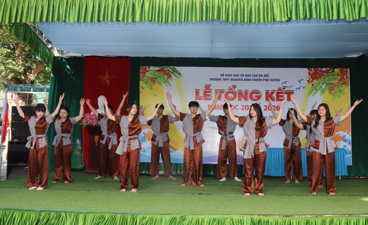 Trường THPT Nguyễn Bỉnh Khiêm – Phú Xuyên tổ chức tổng kết năm học 2025 – 2026- Ảnh 1.
