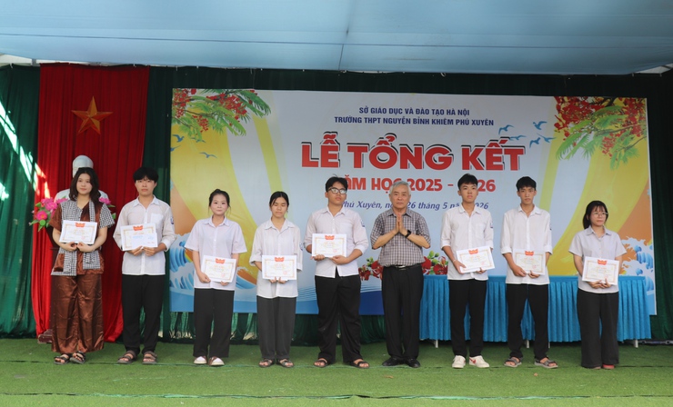 Trường THPT Nguyễn Bỉnh Khiêm – Phú Xuyên tổ chức tổng kết năm học 2025 – 2026- Ảnh 6.