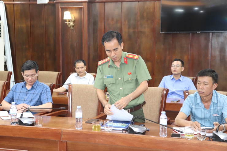 Hội nghị triển khai, họp bàn dự thảo kế hoạch thi hành Quyết định áp dụng biện pháp khắc phục hậu quả do vi phạm hành chính lĩnh vực đất đai trên địa bàn xã Phú Xuyên.- Ảnh 6.