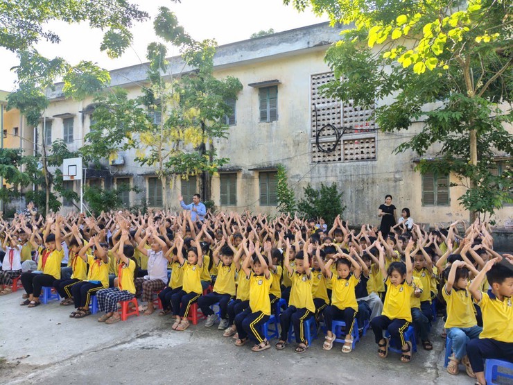 Phúc Thọ đẩy mạnh tuyên truyền kỹ năng phòng chống đuối nước, xâm hại và bạo lực trẻ em trước kỳ nghỉ hè- Ảnh 2.