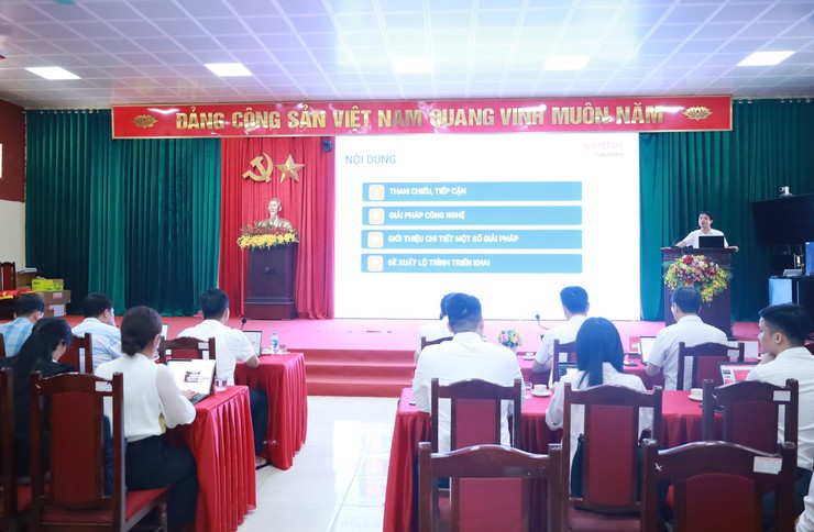 Xã Minh Châu triển khai thí điểm mô hình chuyển đổi số cấp xã- Ảnh 5.