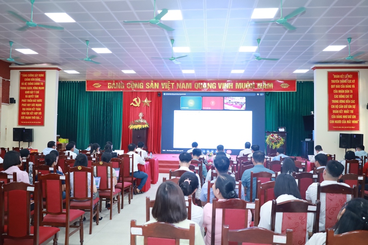 Xã Minh Châu triển khai thí điểm mô hình chuyển đổi số cấp xã- Ảnh 7.