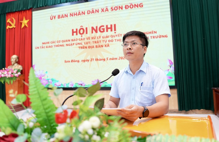UBND xã Sơn Đồng nghe báo cáo kết quả xử lý các điểm nghẽn trên địa bàn xã- Ảnh 4.