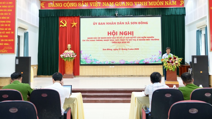 UBND xã Sơn Đồng nghe báo cáo kết quả xử lý các điểm nghẽn trên địa bàn xã- Ảnh 1.
