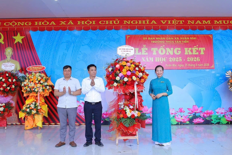 Đồng chí Chủ tịch UBND xã Nguyễn Anh Đức dự Lễ tổng kết năm học tại trường THCS Tân Tiến- Ảnh 3.