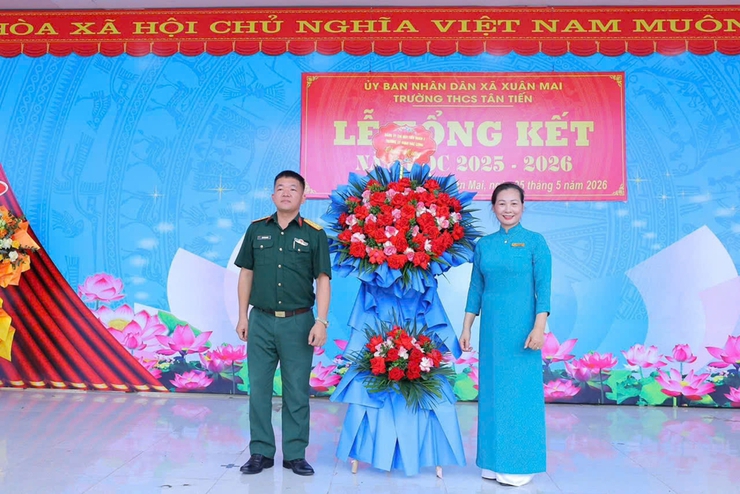 Đồng chí Chủ tịch UBND xã Nguyễn Anh Đức dự Lễ tổng kết năm học tại trường THCS Tân Tiến- Ảnh 6.