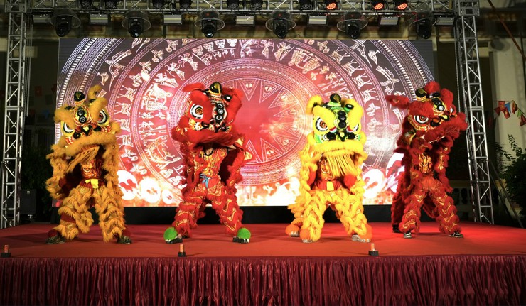 Đêm văn nghệ chào mừng làng nghề điêu khắc sơn mỹ nghệ trở thành thành viên Mạng lưới các Thành phố thủ công sáng tạo Thế giới- Ảnh 7.