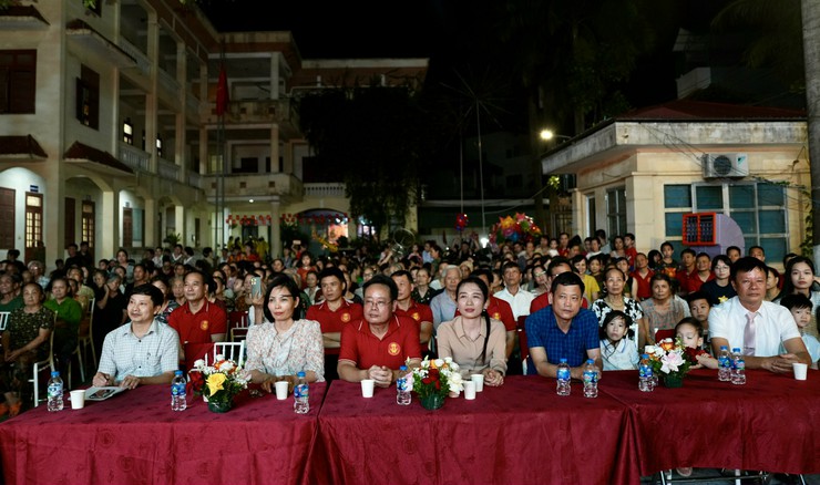 Đêm văn nghệ chào mừng làng nghề điêu khắc sơn mỹ nghệ trở thành thành viên Mạng lưới các Thành phố thủ công sáng tạo Thế giới- Ảnh 2.