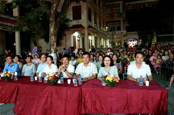 Đêm văn nghệ chào mừng làng nghề điêu khắc sơn mỹ nghệ trở thành thành viên Mạng lưới các Thành phố thủ công sáng tạo Thế giới- Ảnh 3.