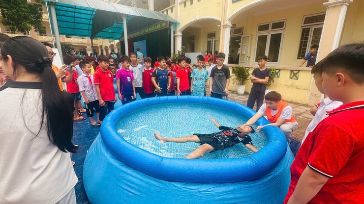 XÃ BẤT BẠT CHỦ ĐỘNG PHÒNG CHỐNG ĐUỐI NƯỚC VÀ TAI NẠN THƯƠNG TÍCH CHO TRẺ EM DỊP HÈ- Ảnh 1.