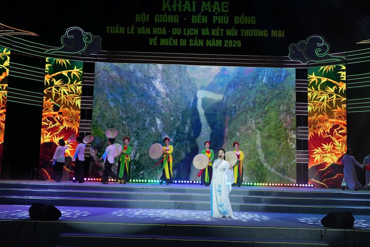 Chương trình nghệ thuật “Hào khí Thánh Gióng – Vang mãi ngàn năm” Lan tỏa niềm tự hào quê hương Phù Đổng anh hùng- Ảnh 5.