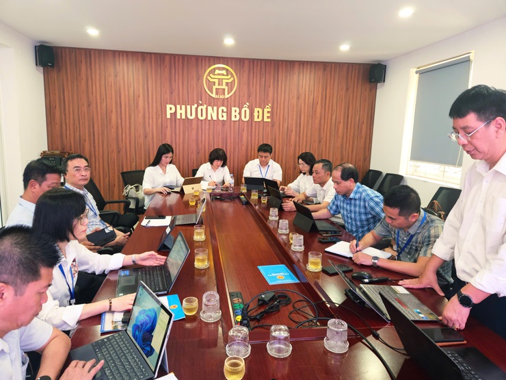 KHẨN TRƯƠNG, QUYẾT LIỆT TRIỂN KHAI CÔNG TÁC SẮP XẾP TỔ DÂN PHỐ TRÊN ĐỊA BÀN PHƯỜNG BỒ ĐỀ- Ảnh 4.
