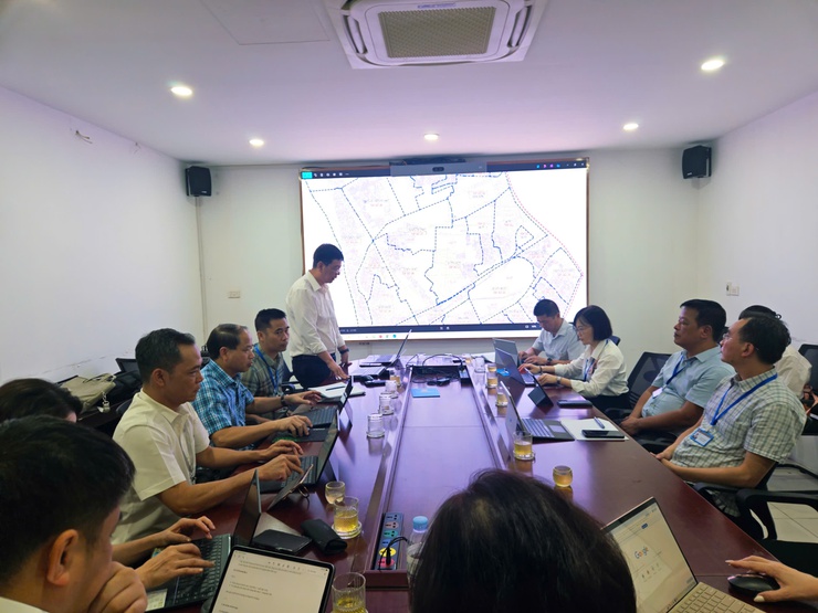 KHẨN TRƯƠNG, QUYẾT LIỆT TRIỂN KHAI CÔNG TÁC SẮP XẾP TỔ DÂN PHỐ TRÊN ĐỊA BÀN PHƯỜNG BỒ ĐỀ- Ảnh 3.