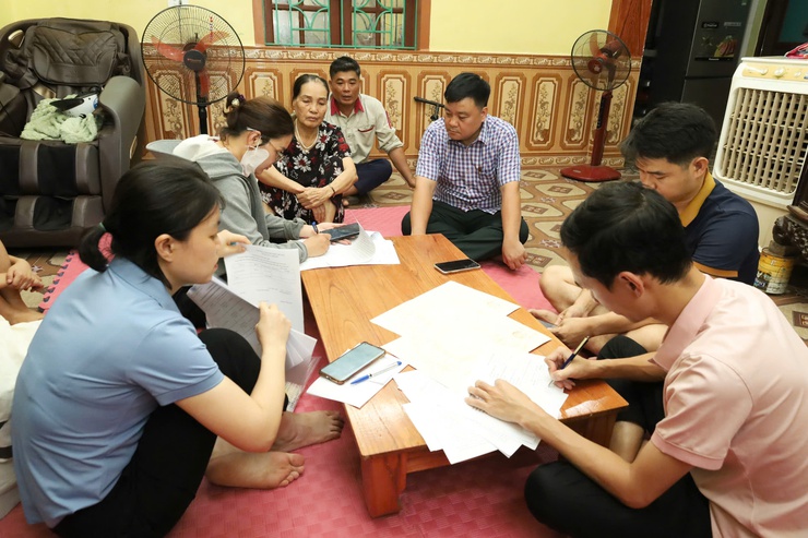 PHƯỜNG TÙNG THIỆN ĐẨY NHANH GIẢI PHÓNG MẶT BẰNG DỰ ÁN CẢI TẠO, NÂNG CẤP TỈNH LỘ 413: NGƯỜI DÂN ĐỒNG THUẬN NHẬN TIỀN BỒI THƯỜNG- Ảnh 1.